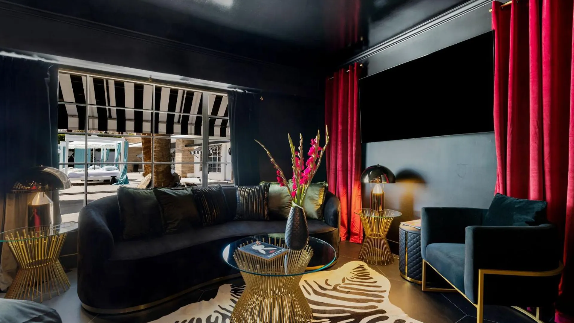 The Velvet Rope Ps Hotel Palm Springs