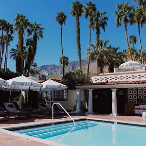 Royale Hotel