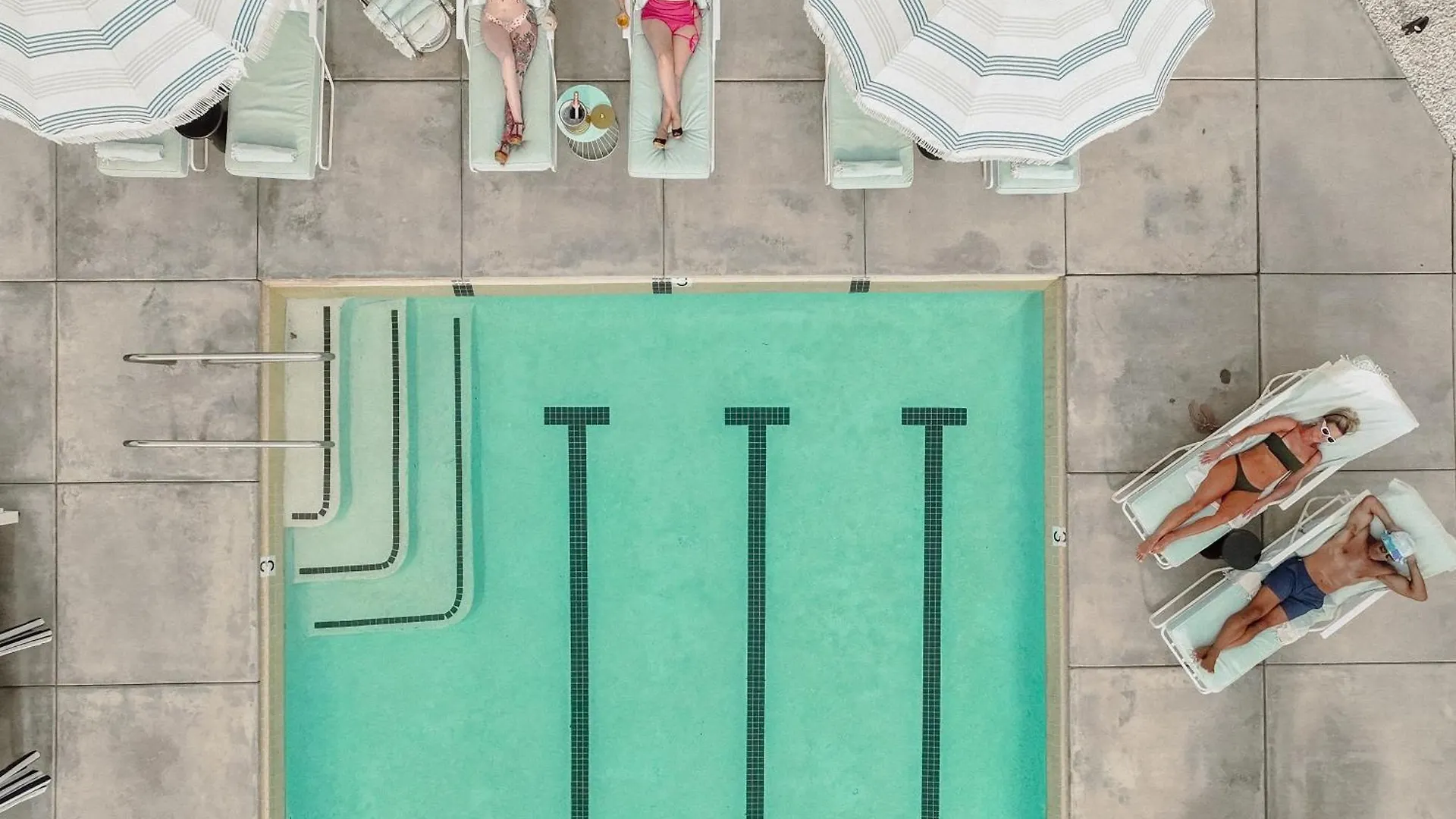 The Velvet Rope Ps Hotel Palm Springs